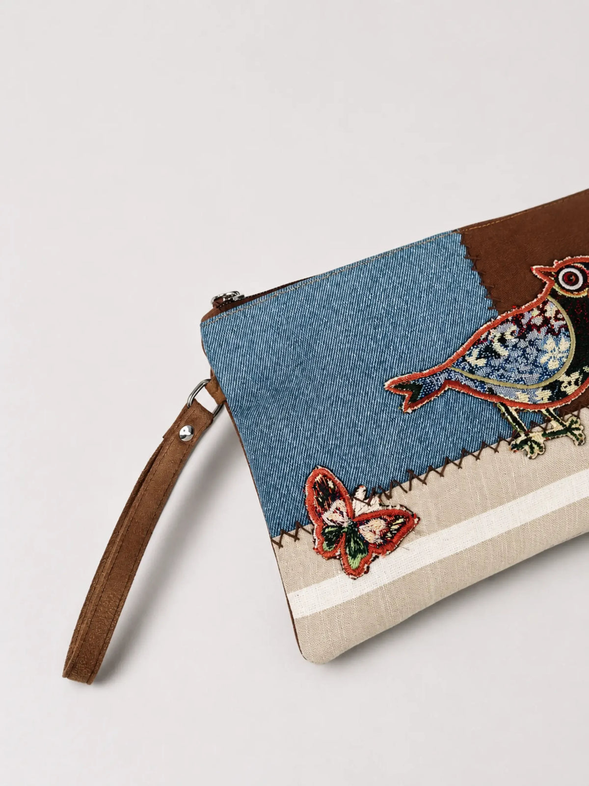 Aviara Pouch Bag